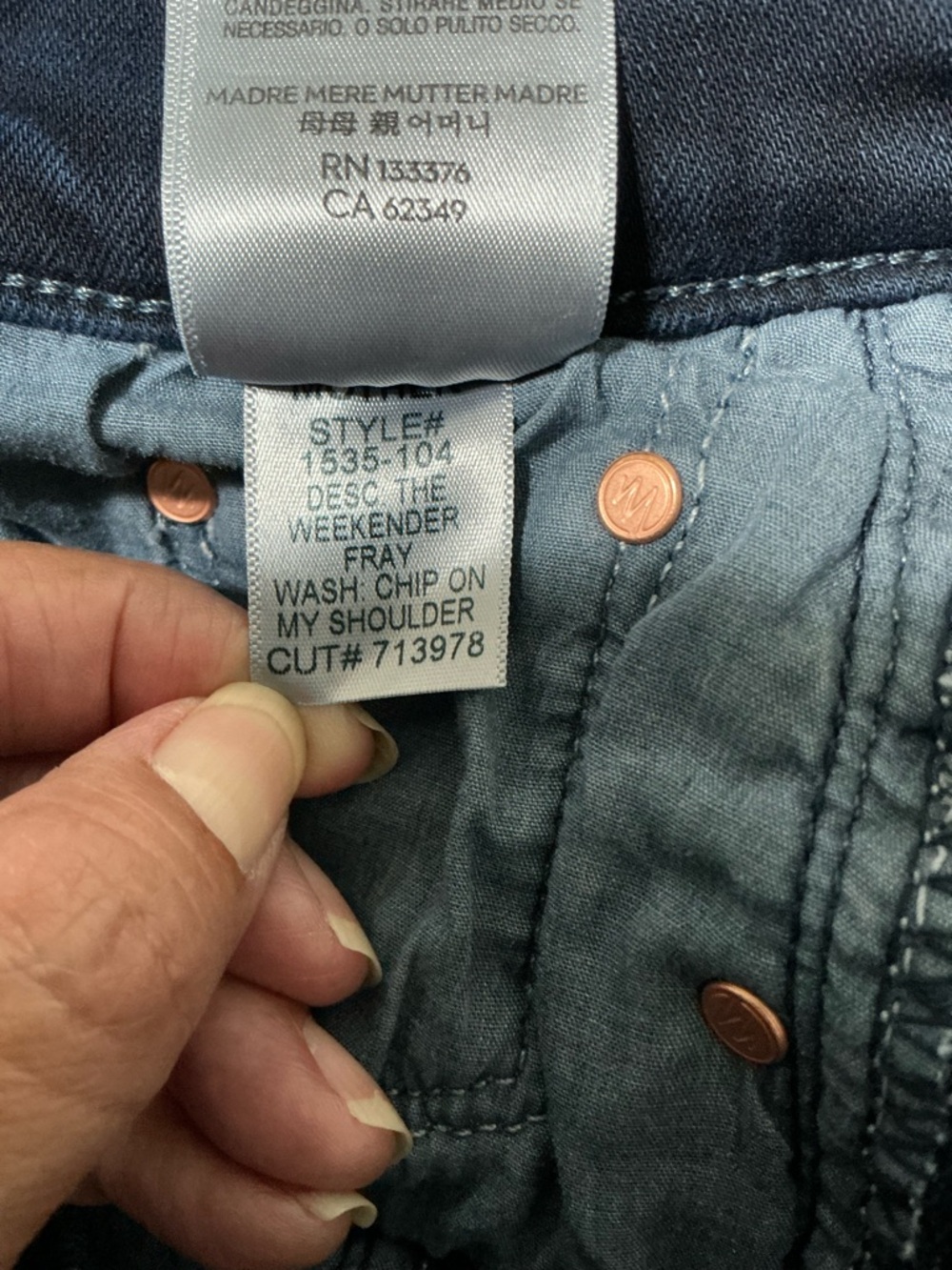 MOTHER The Weekender Fray Jeans in Chip On My Shoulder Size 28 - Picture 11 of 16